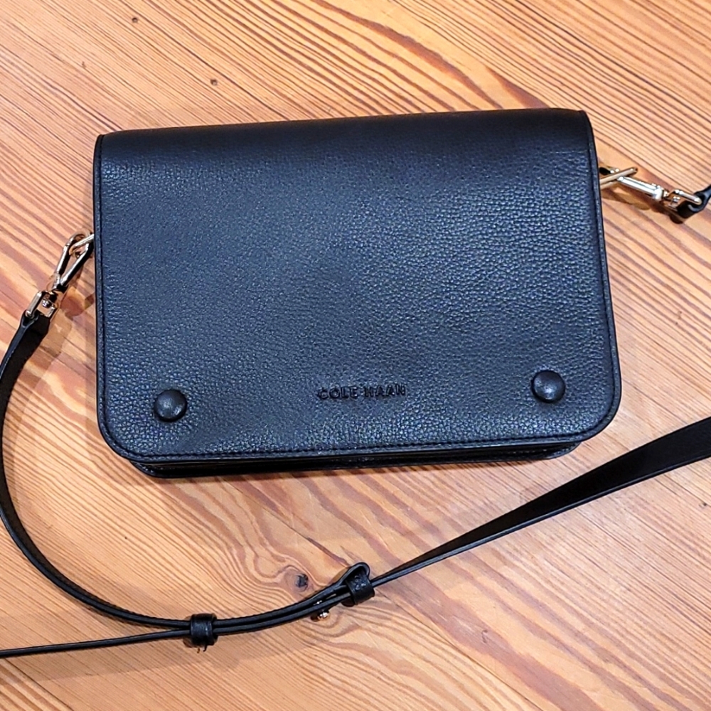 Cole Haan Expandable purse - Picture 1 of 4